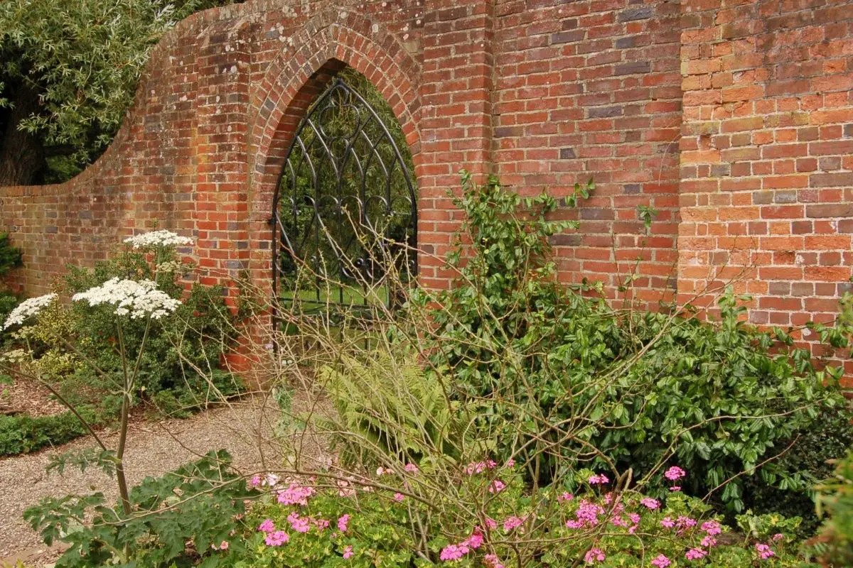 The Welled Gardens, Basingstoke